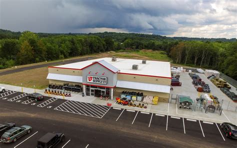 tractor supply company oxford michigan